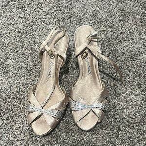 Nina gold formal heels with sparkly details